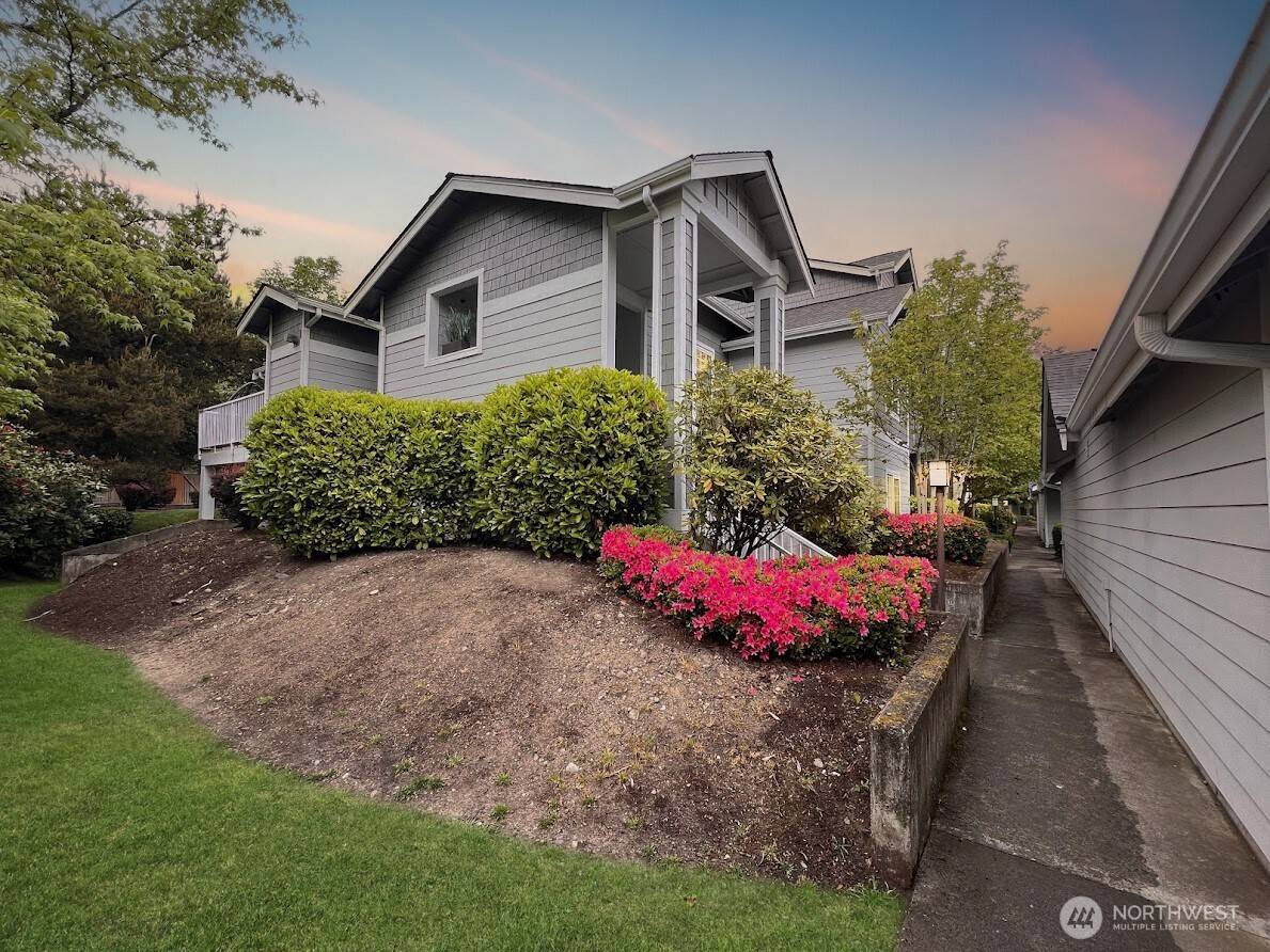 Renton, WA 98058,15150 140th WAY SE #U201
