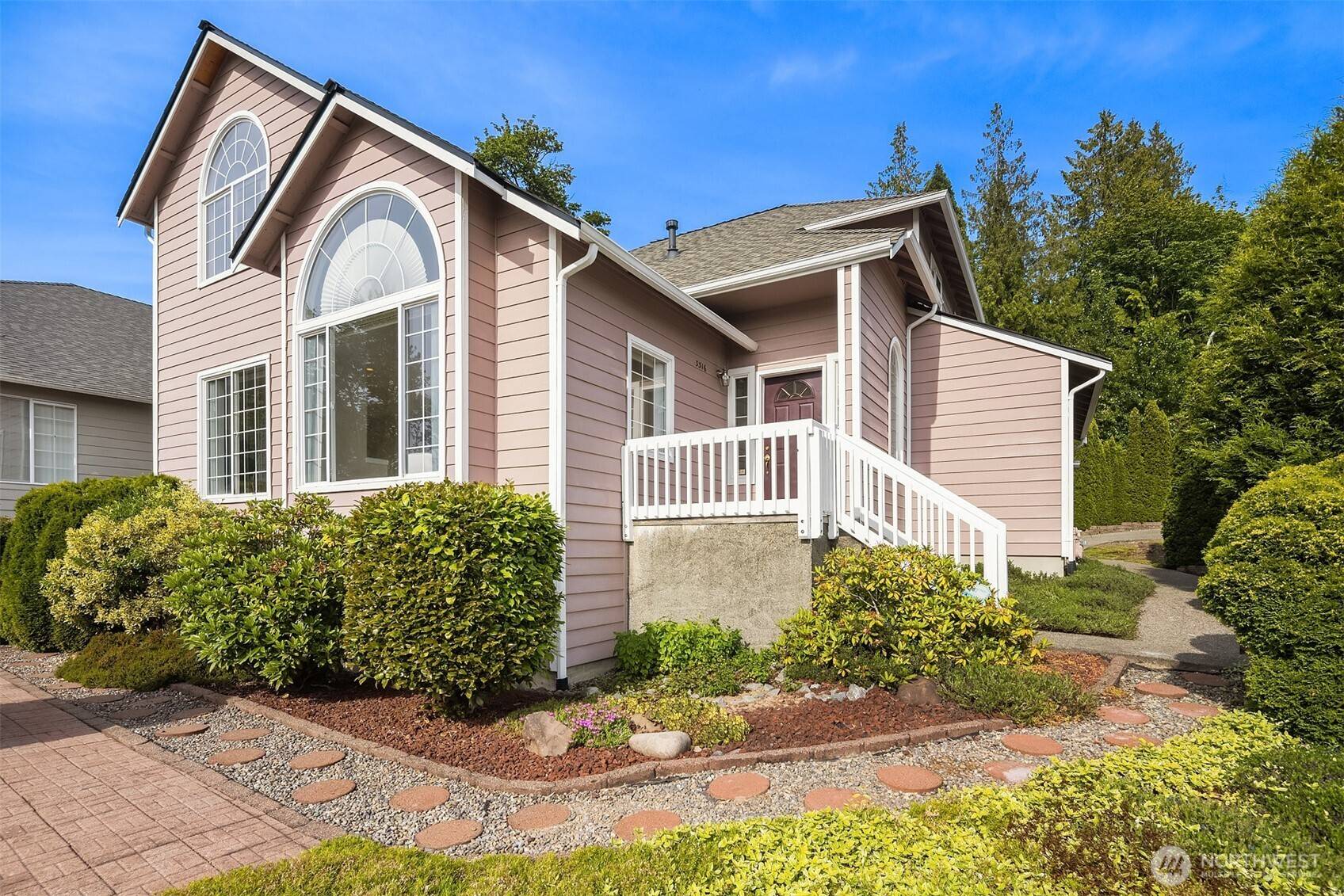 Renton, WA 98055,3316 Main AVE S