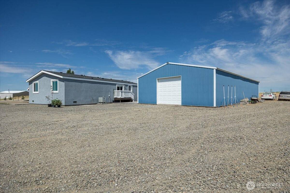 Burbank, WA 99323,94 Dusty RD