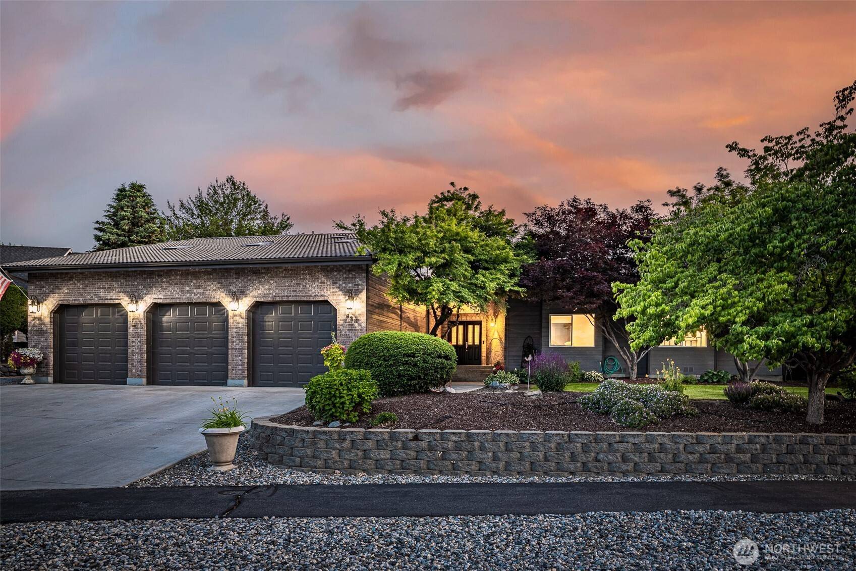 Wenatchee, WA 98801,628 Meadows DR