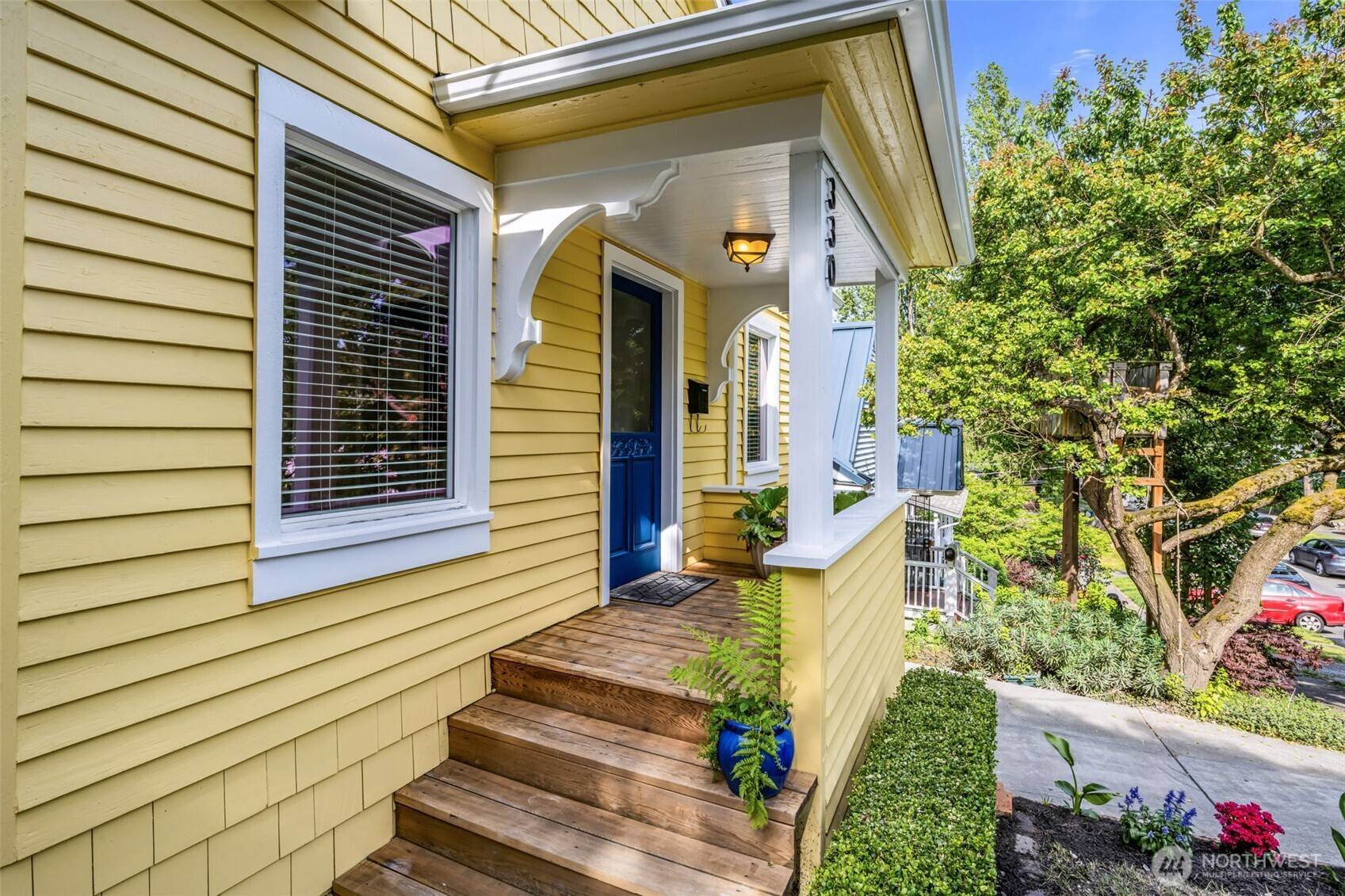 Seattle, WA 98105,330 NE 55th ST