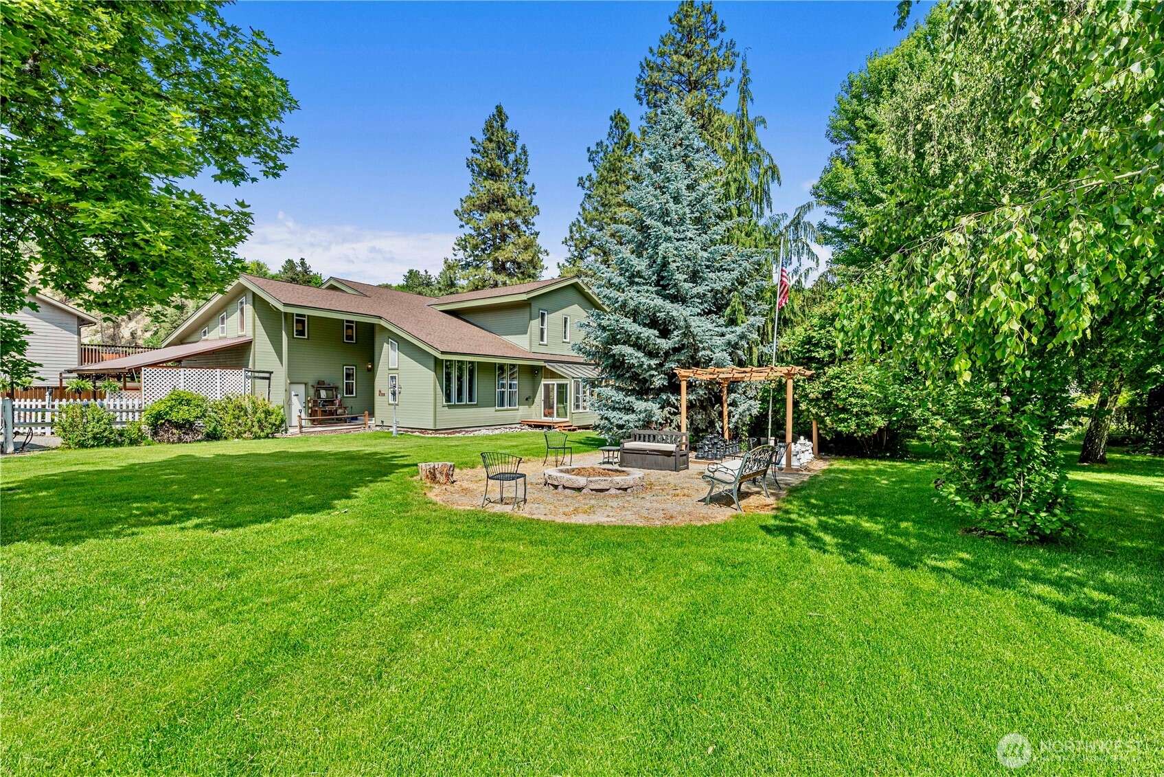 Leavenworth, WA 98826,9377 Lone Pine Orchards