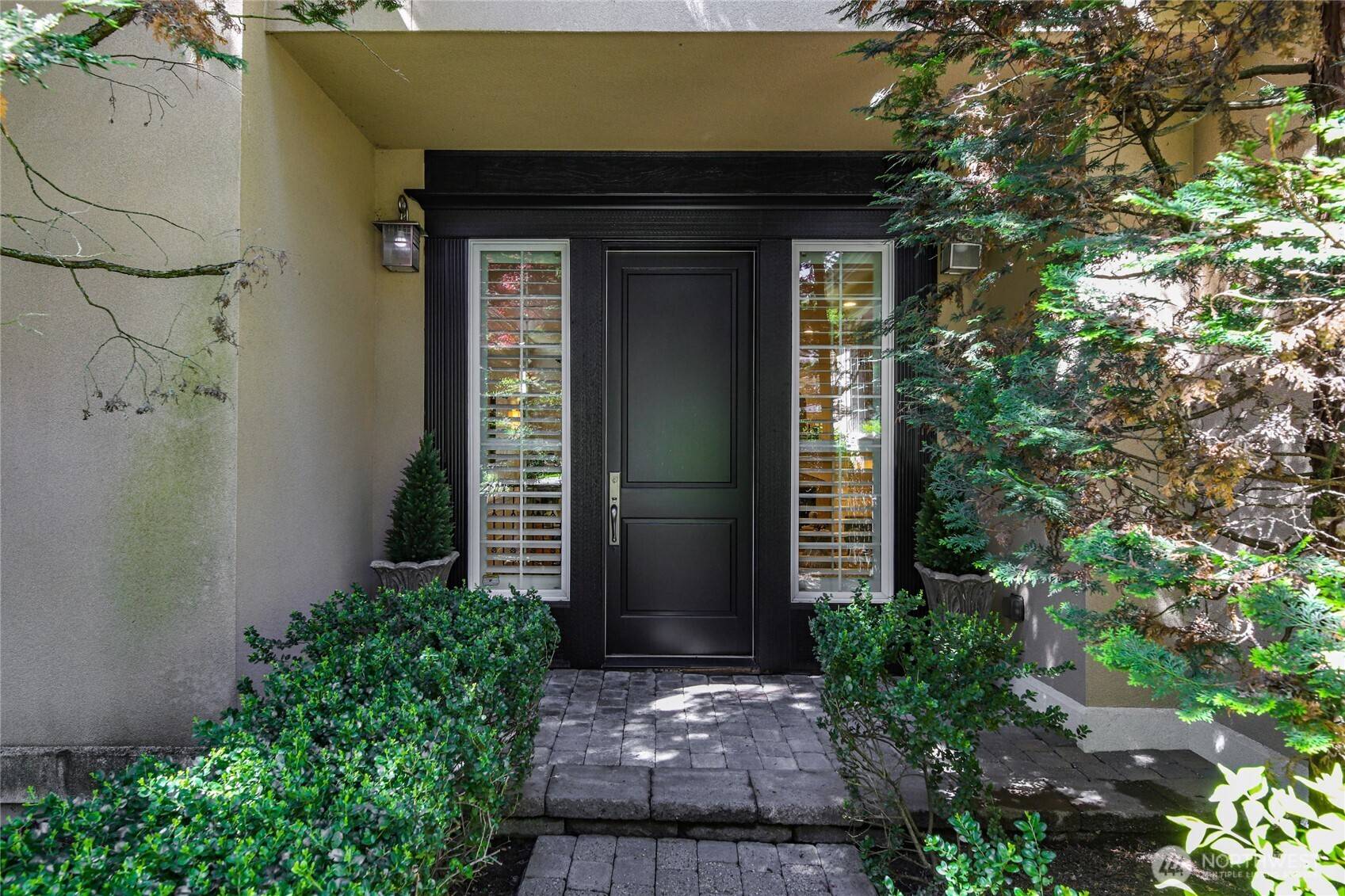 Mercer Island, WA 98040,8380 SE 43rd ST