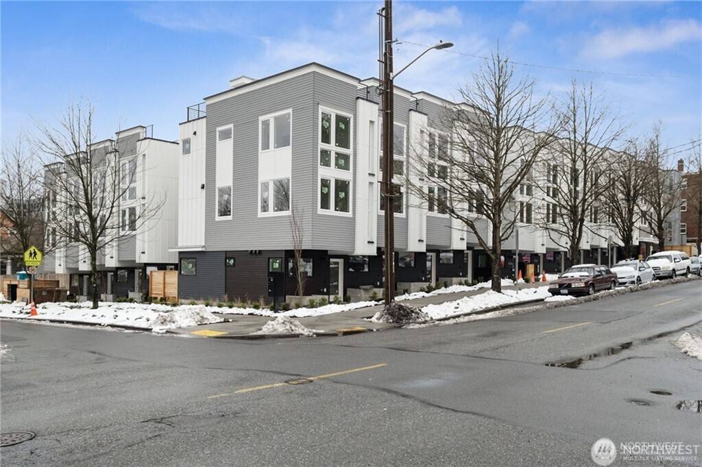 Seattle, WA 98122,1326 E Spring ST
