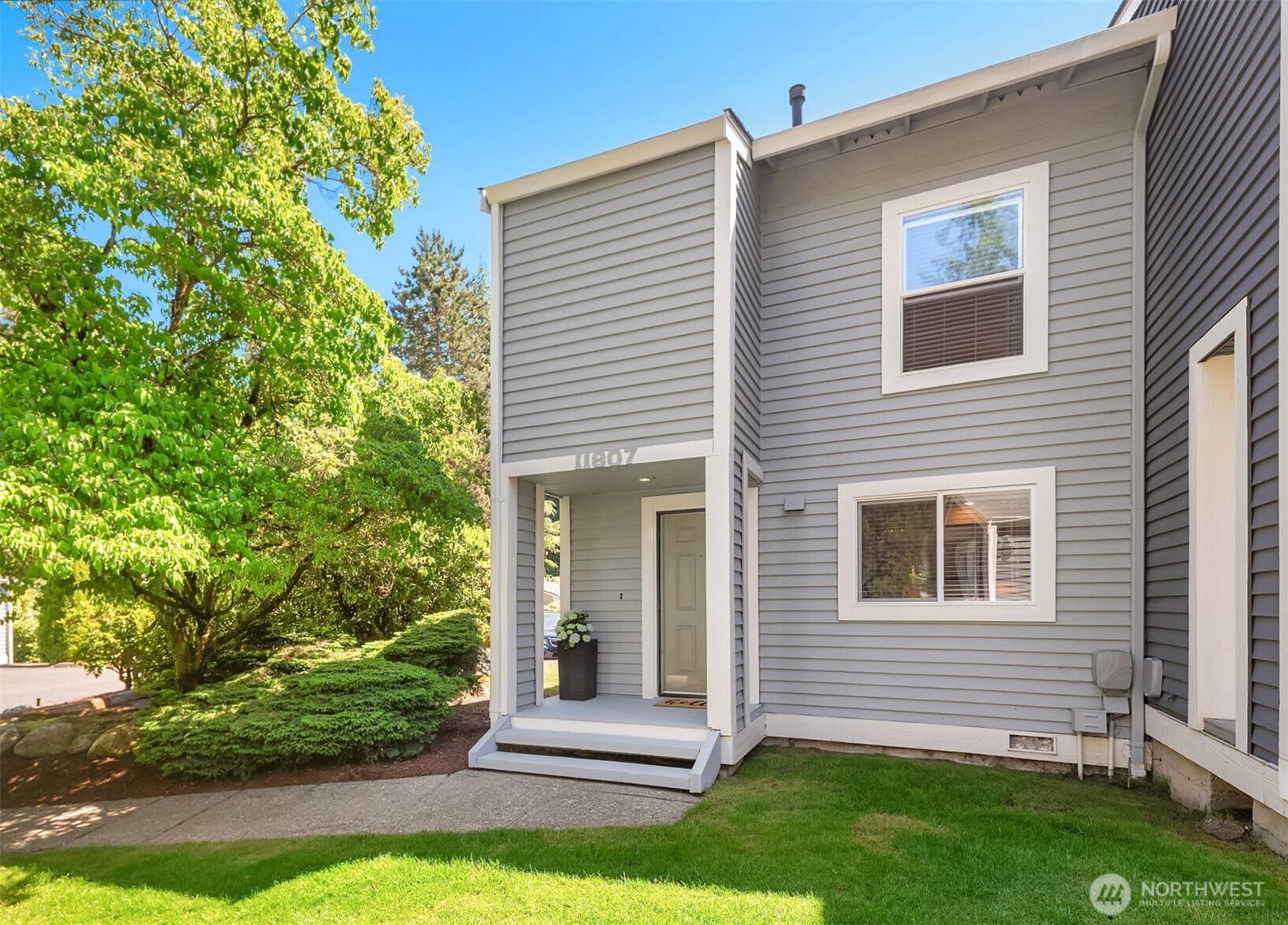 Kirkland, WA 98033,11807 NE 105th CT