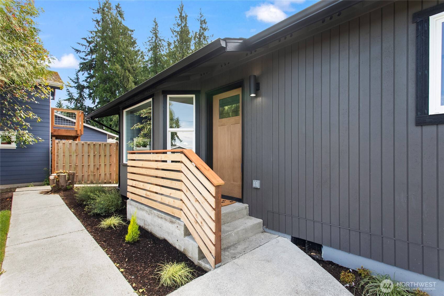 Camano Island, WA 98282,2906 Viewmont PL