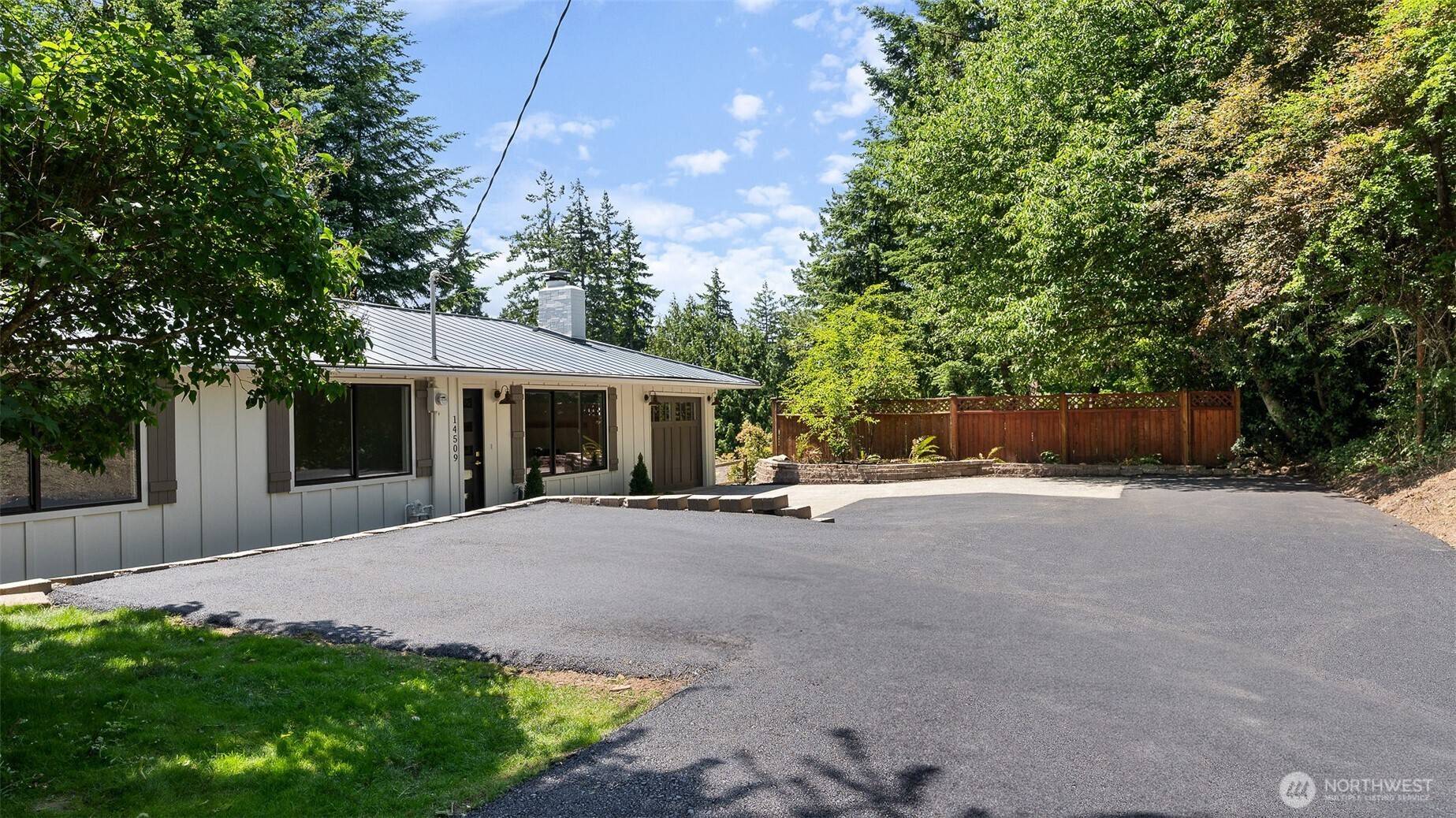Bellevue, WA 98072,14509 SE 41st LN
