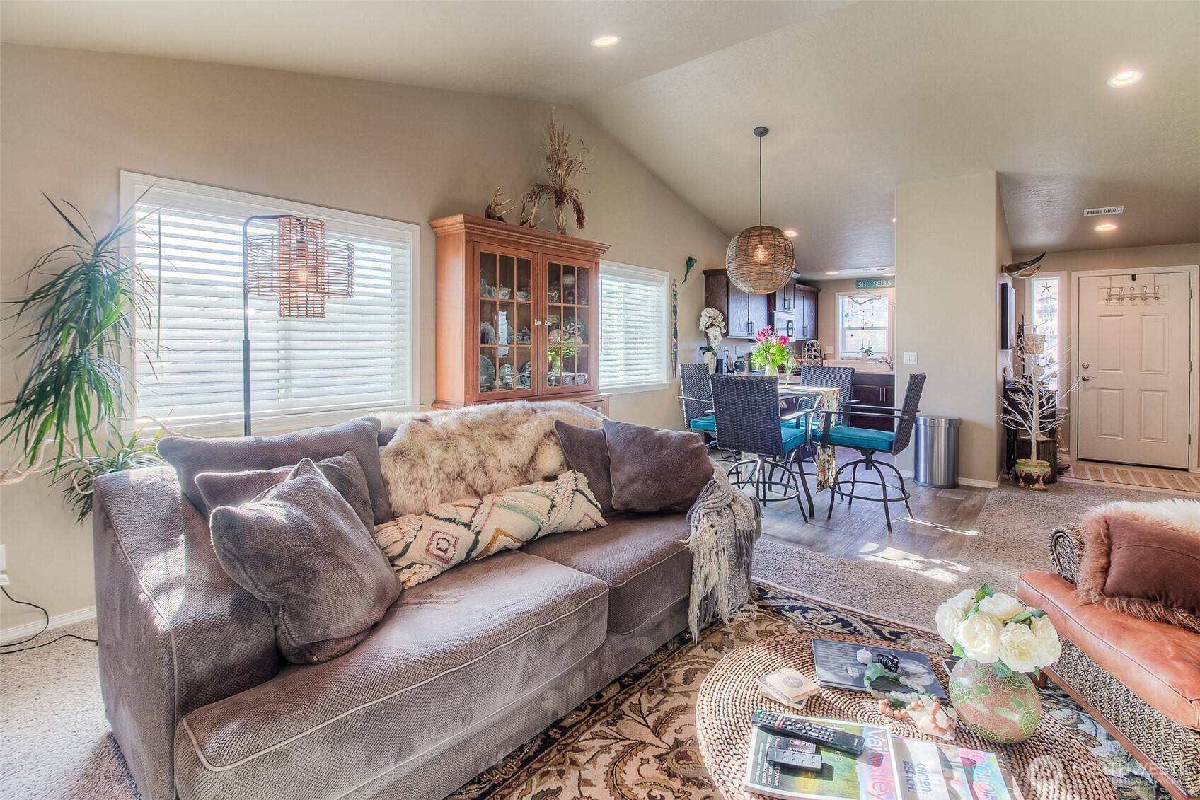 Selah, WA 98942,310 S 12th ST
