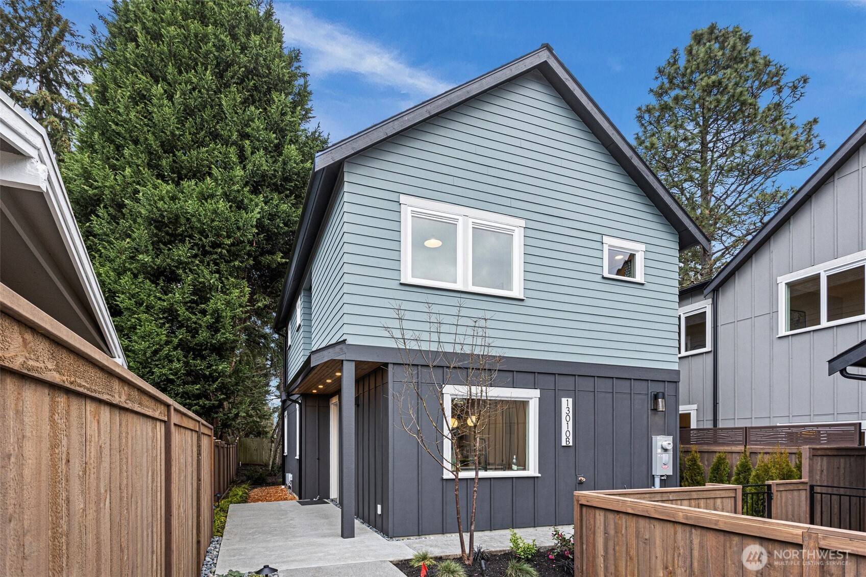 Kirkland, WA 98033,13010 NE 113th ST #B