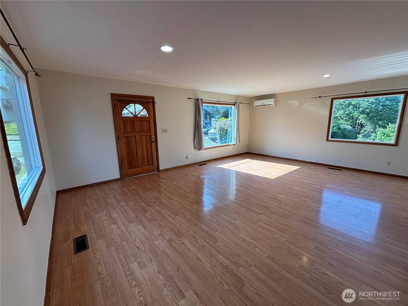 Bremerton, WA 98337,814 Chester AVE #A