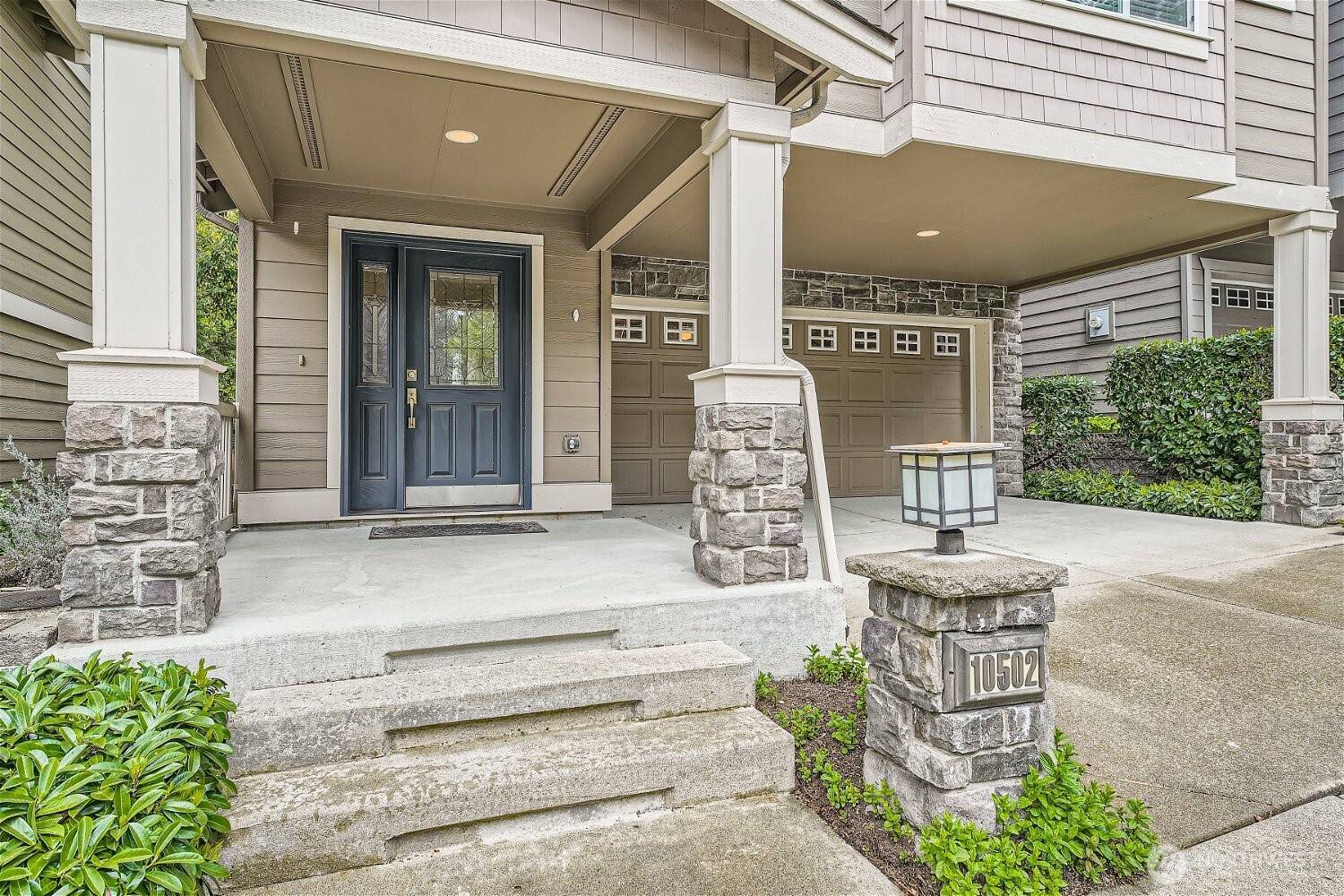 Bellevue, WA 98004,10502 SE 10th CT #9