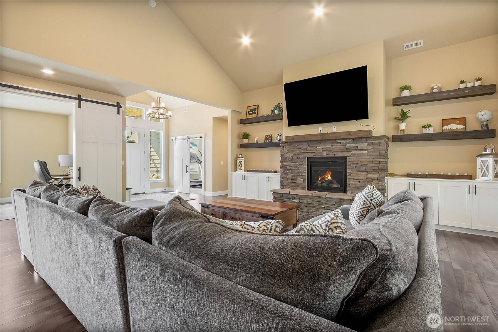 Eatonville, WA 98328,167 Mountain Crest LN