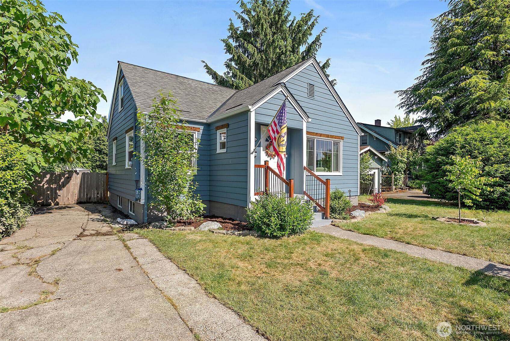 Puyallup, WA 98371,511 4th ST NW