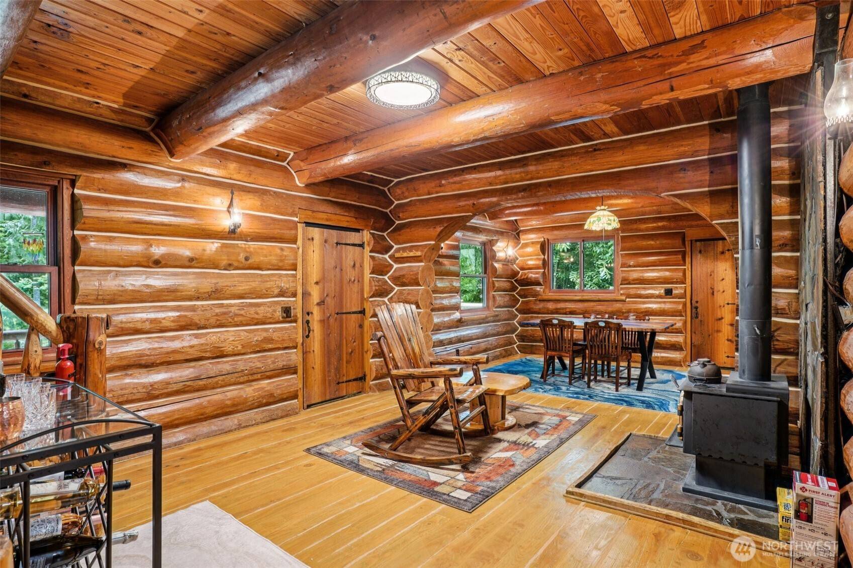 Snoqualmie, WA 98065,44725 SE 71st ST