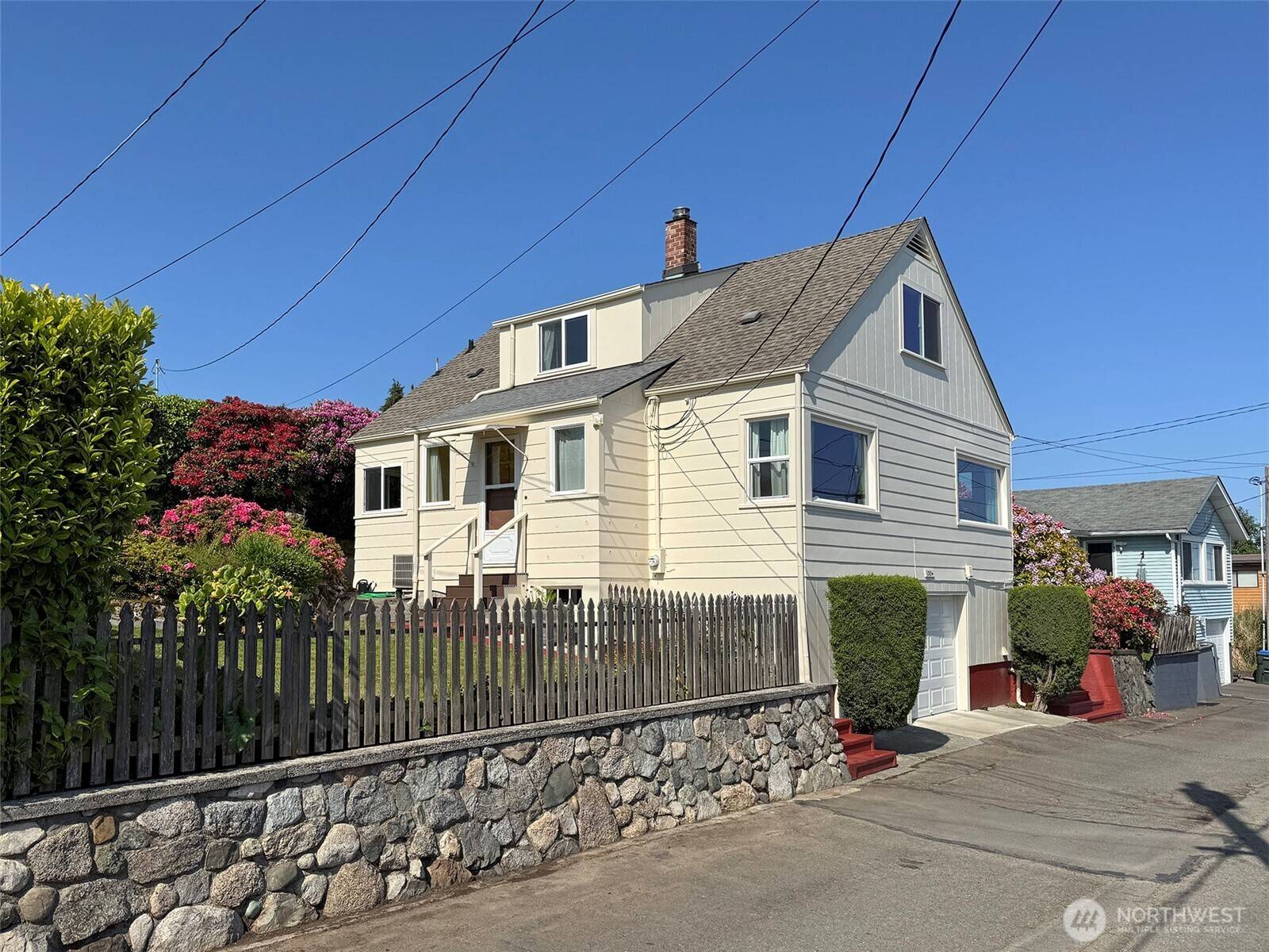 Port Angeles, WA 98363,1315 1/2 W 5th ST