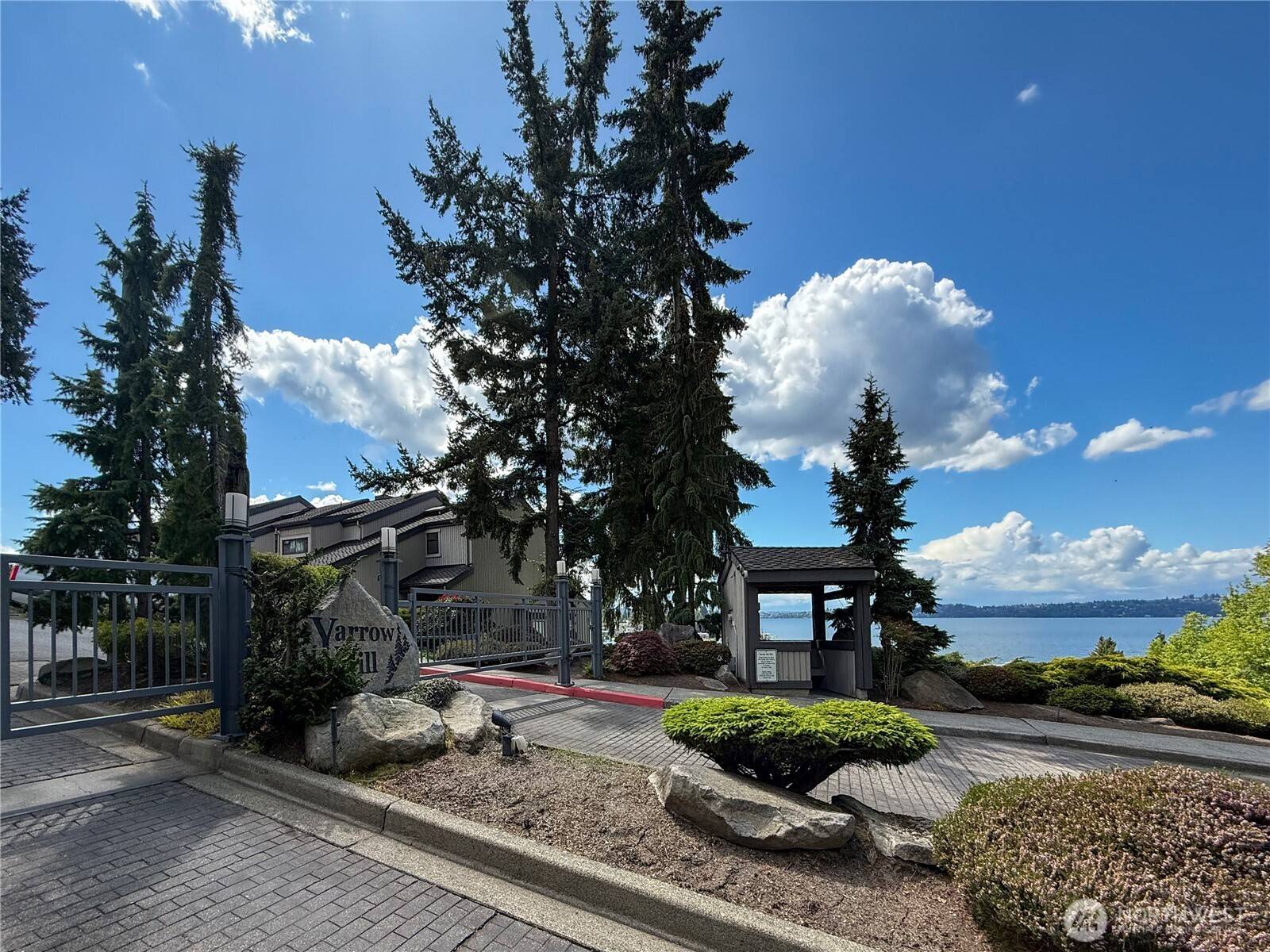 Kirkland, WA 98033,4415 102nd LN NE