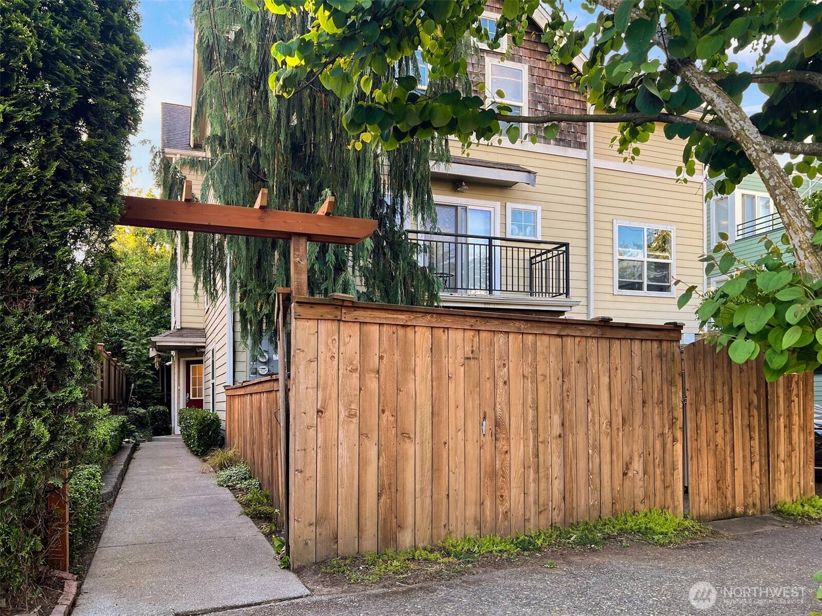 Seattle, WA 98136,7321 47th AVE SW #B