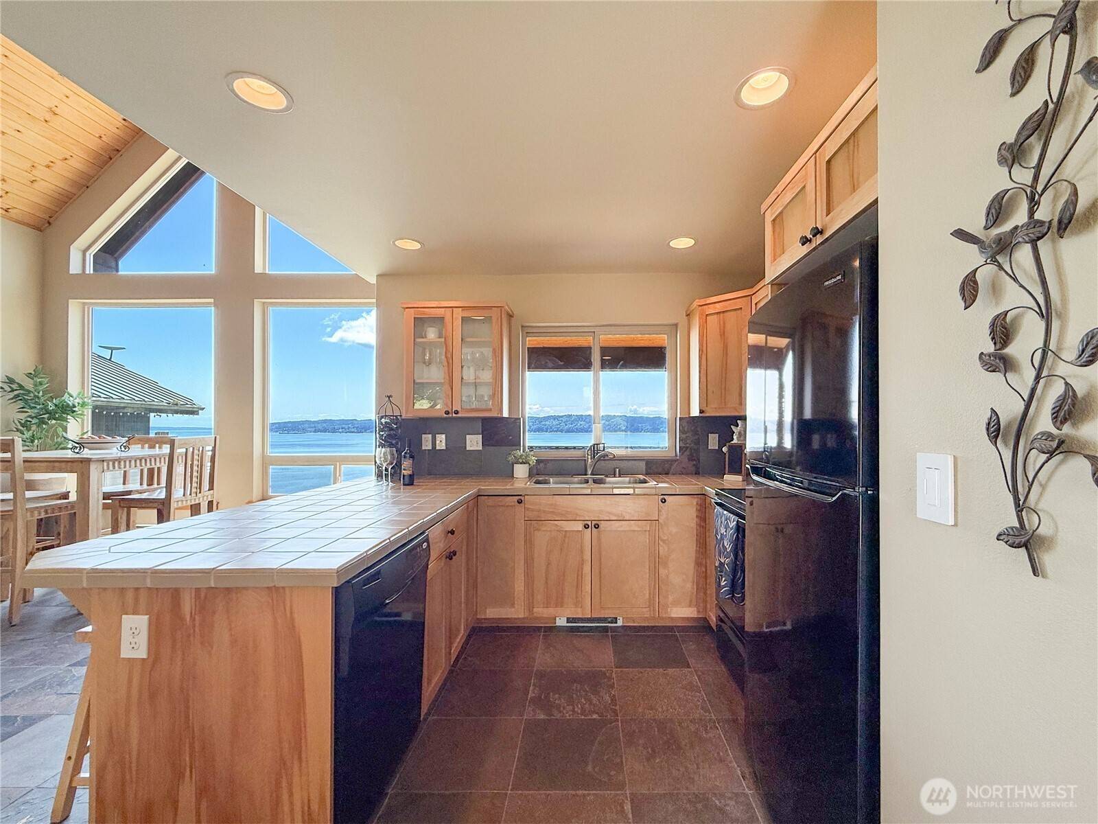 Everett, WA 98206,49 M Whidbey Island DR