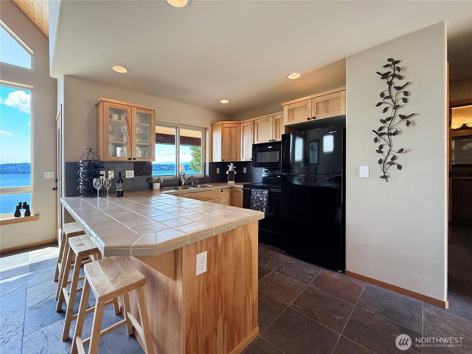 Everett, WA 98206,49 M Whidbey Island DR