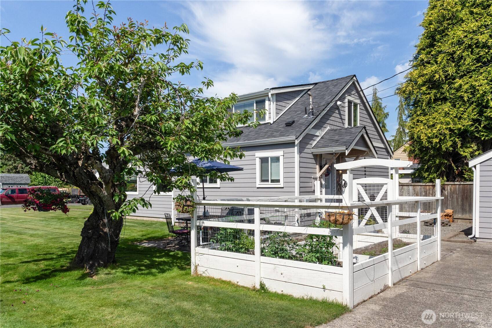 Puyallup, WA 98371,928 4th AVE SW