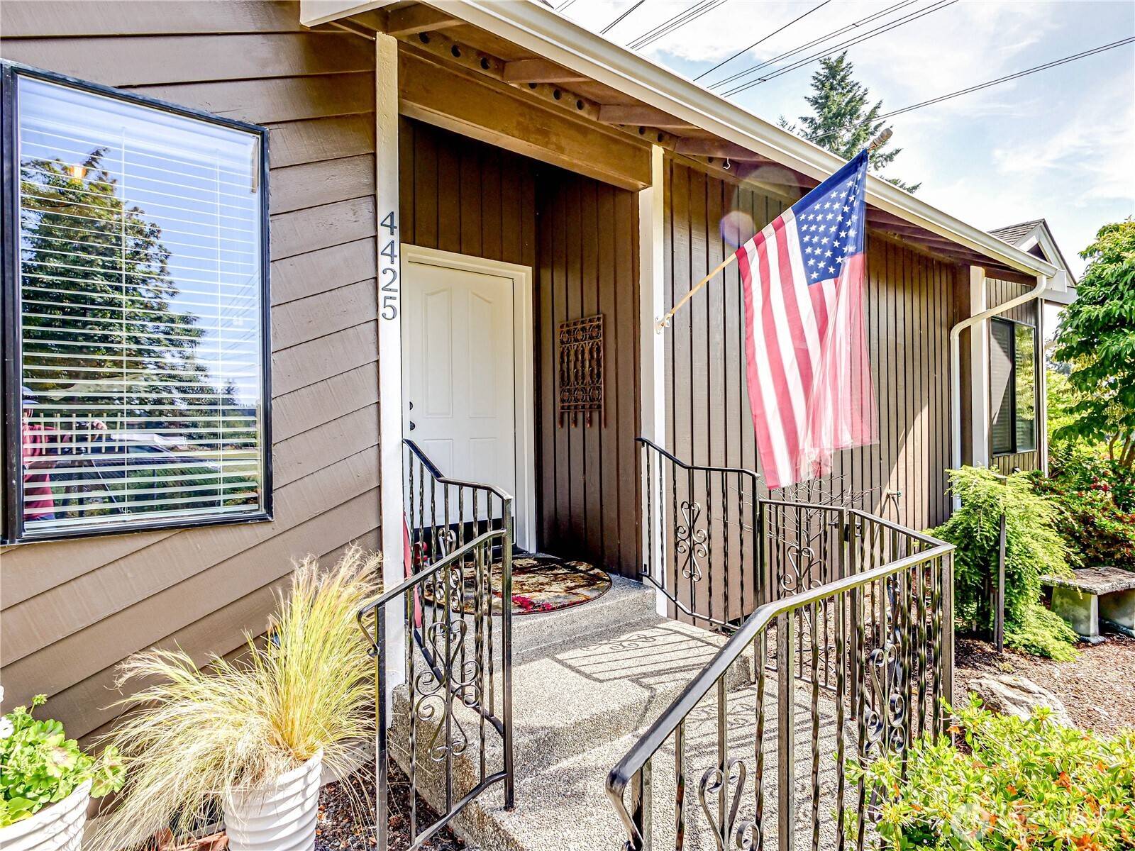 Tacoma, WA 98443,4425 65th ST E