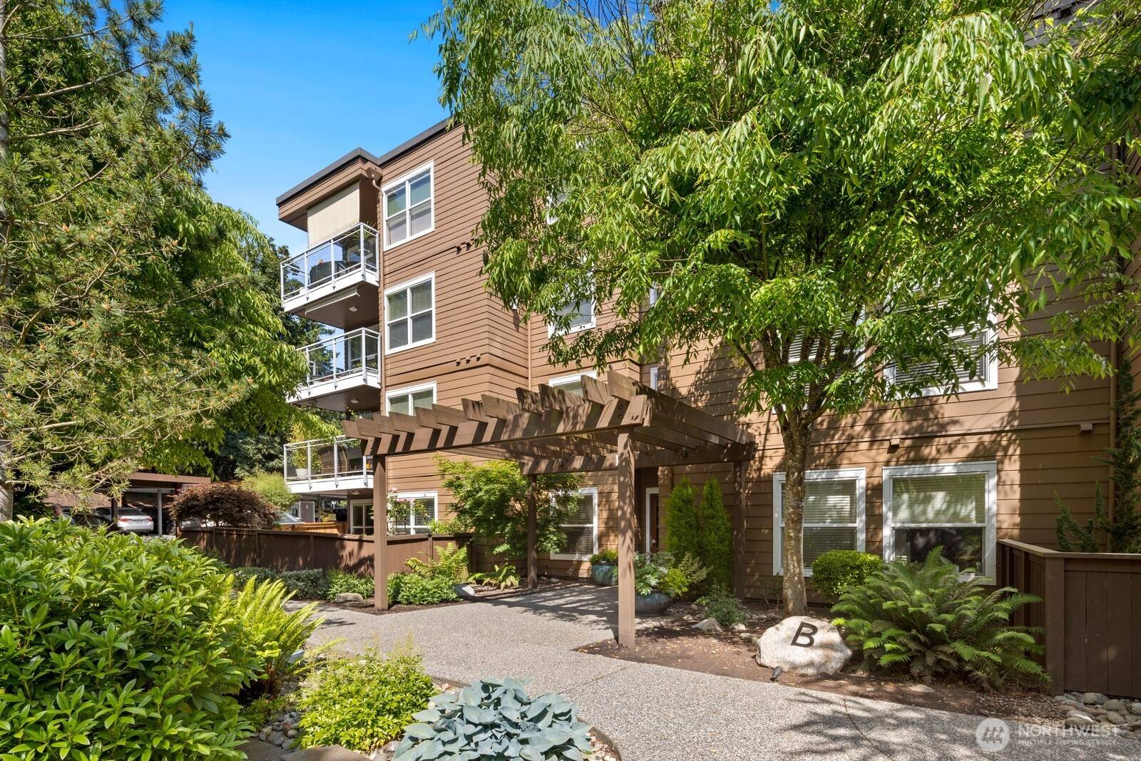 Edmonds, WA 98026,22910 90th AVE W #B306