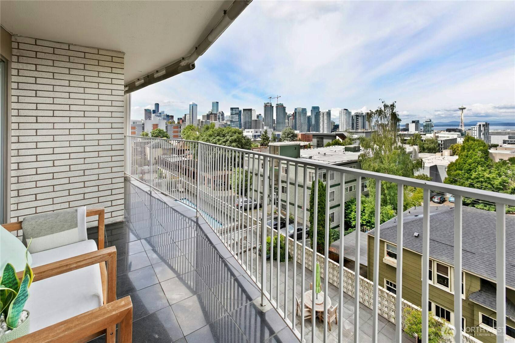 Seattle, WA 98102,525 BELMONT AVE E #4F