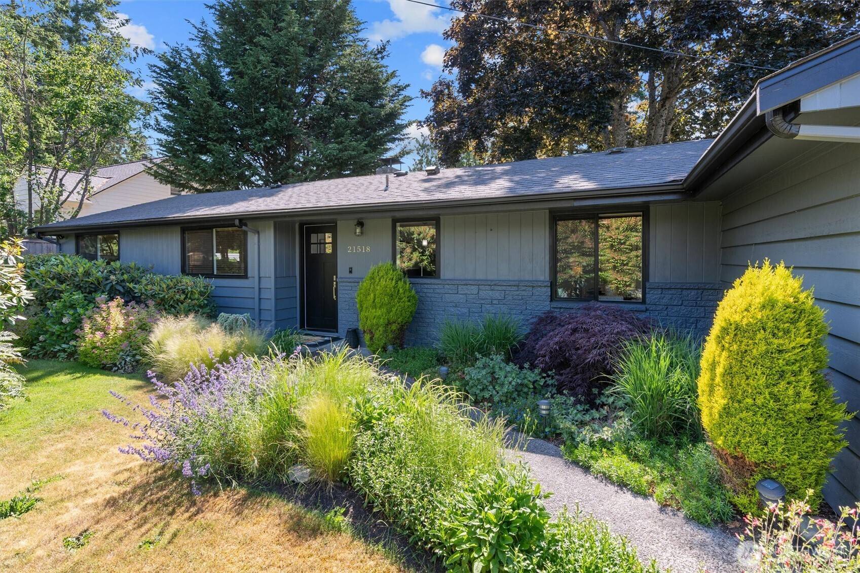 Edmonds, WA 98020,21518 92nd AVE W