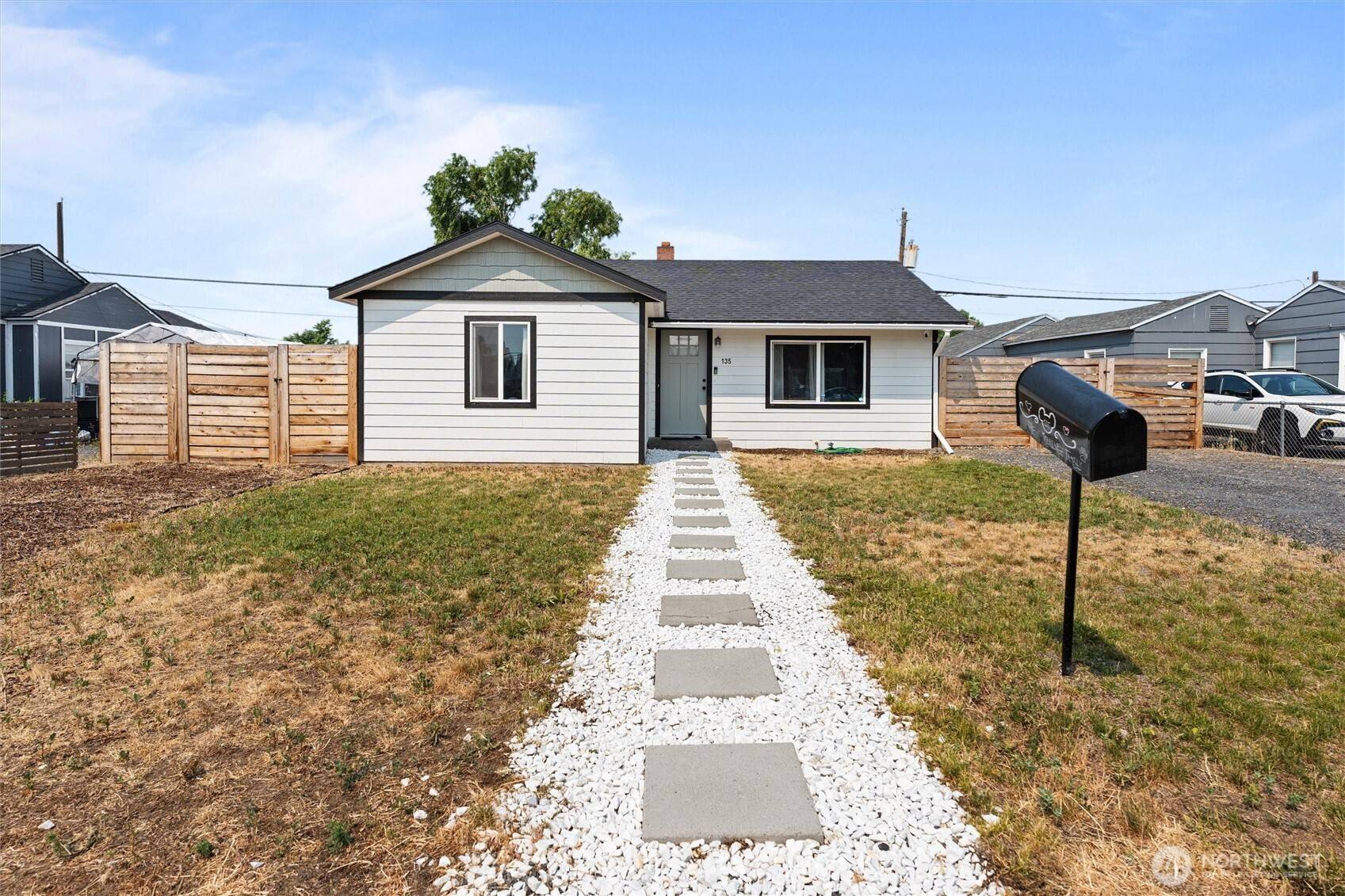 Ephrata, WA 98823,135 F ST SE