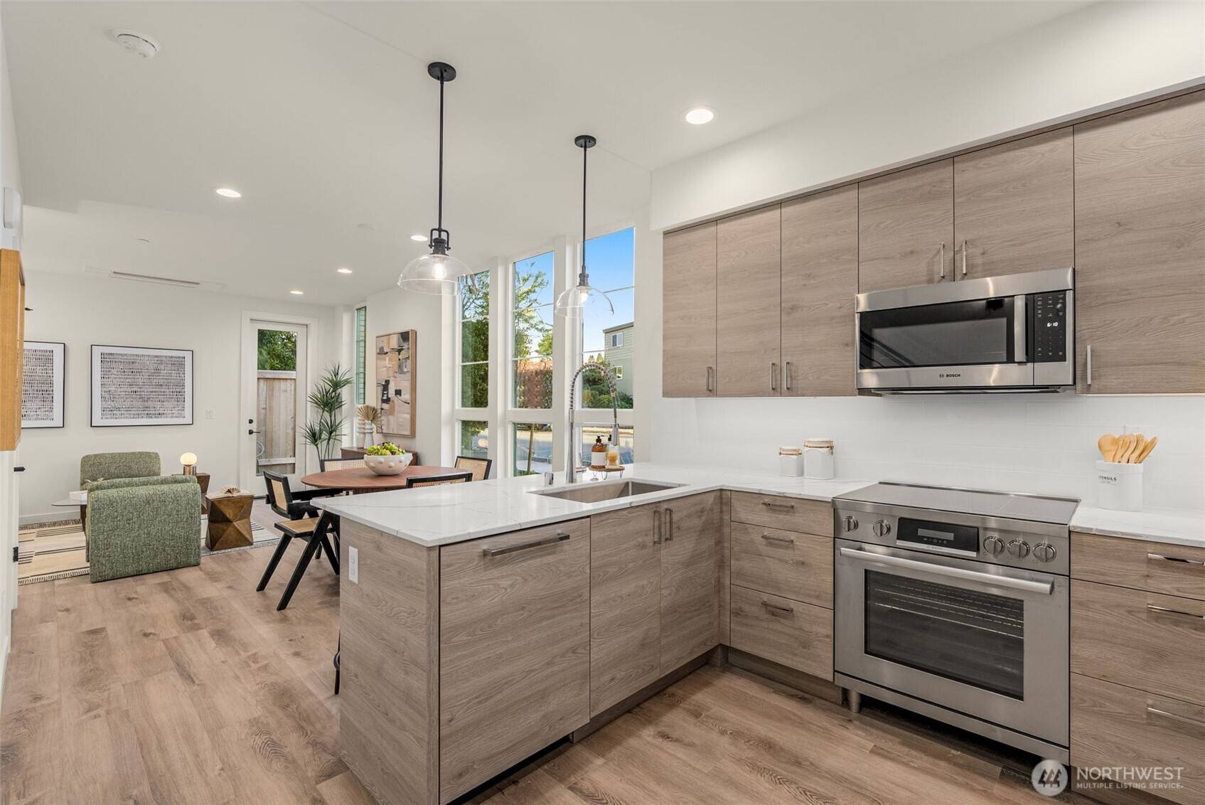 Kirkland, WA 98033,112 F 2nd ST S