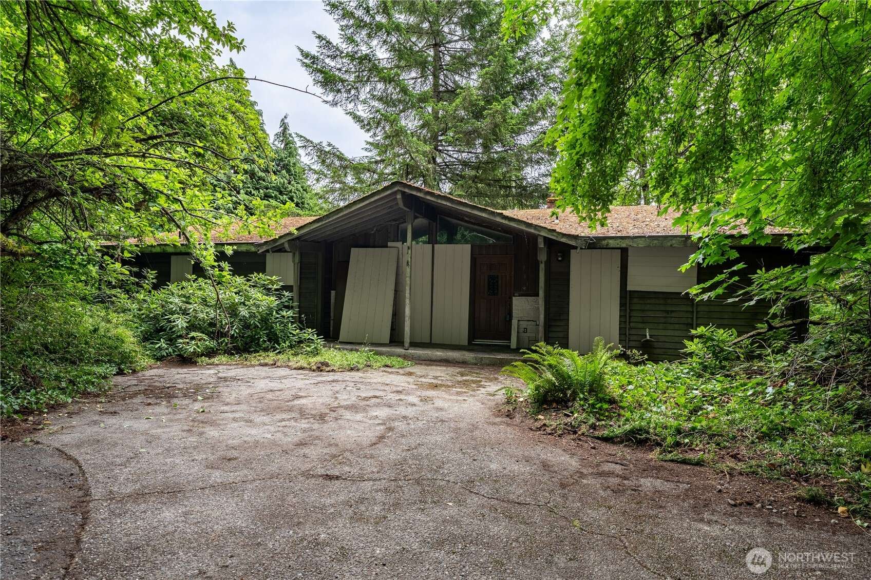 Bremerton, WA 98311,4584 Illahee RD NE