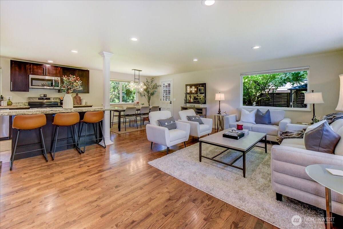 Kirkland, WA 98033,10852 NE 108th ST