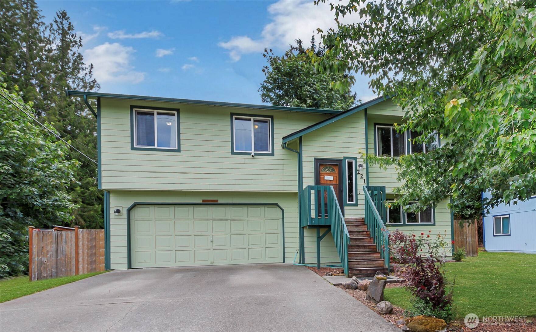 South Prairie, WA 98385,221 South Prairie Carbon River RD E