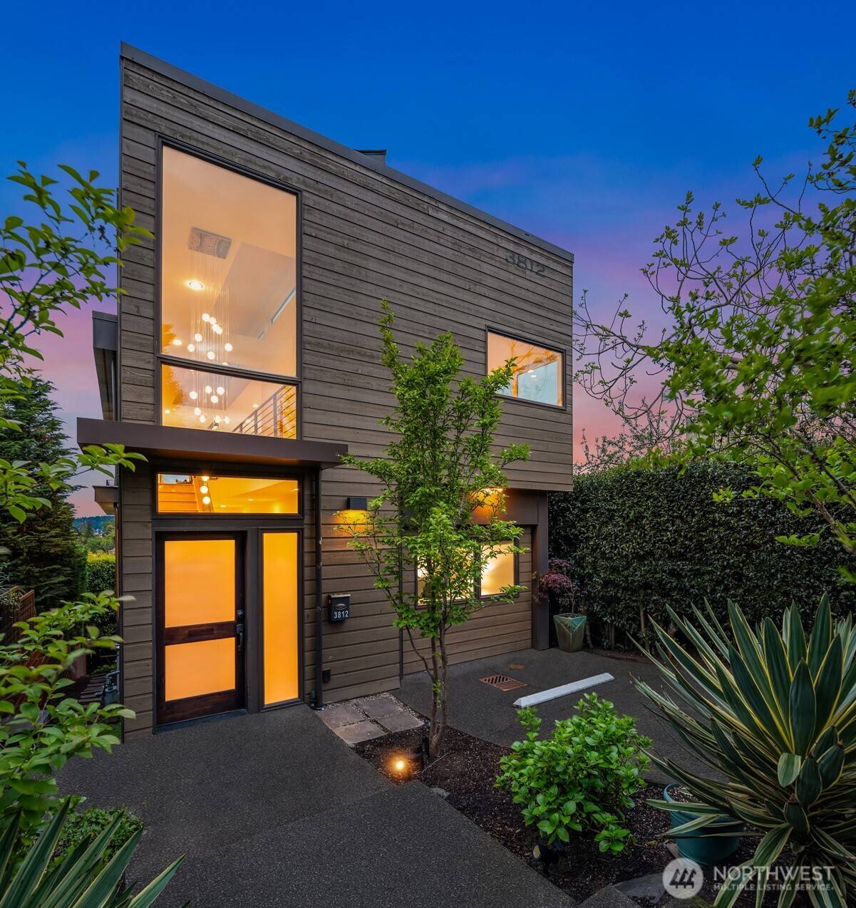 Seattle, WA 98118,3812 Cascadia AVE S
