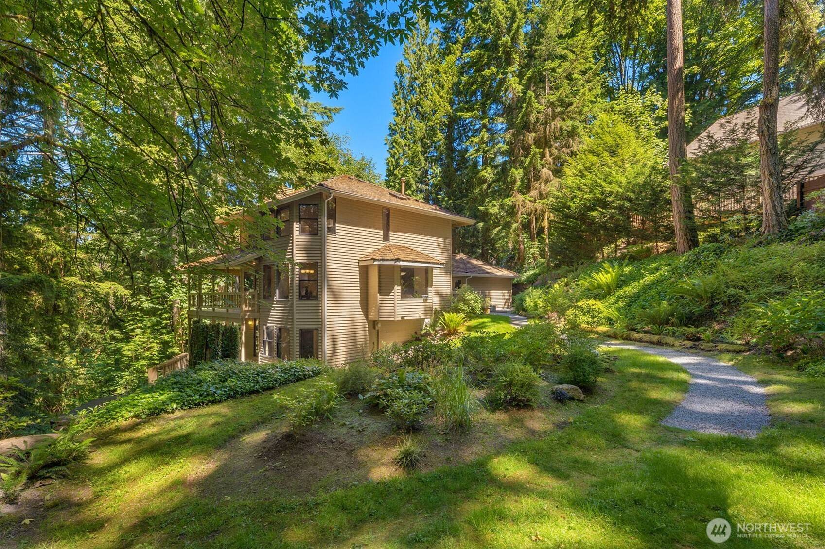 Bellevue, WA 98006,4549 152nd PL SE