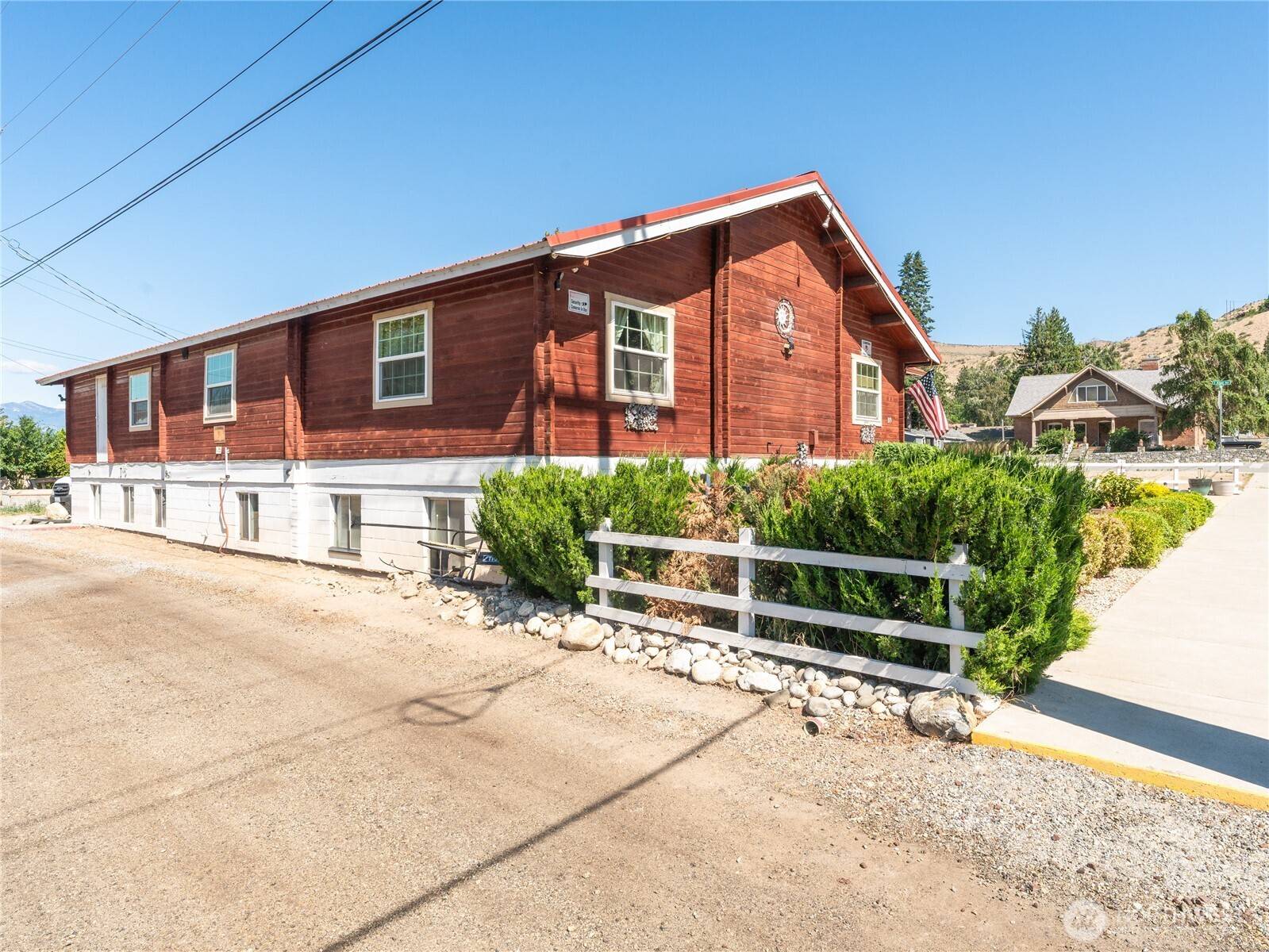 Chelan, WA 98816,319 N Sanders ST