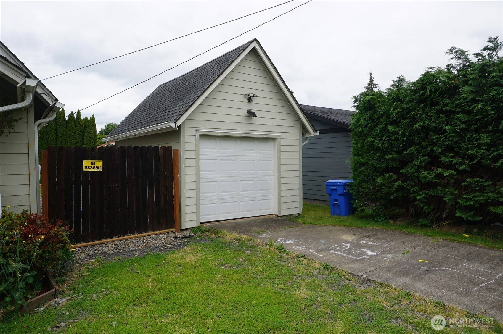 Kelso, WA 98626,608 S 6th Ave.