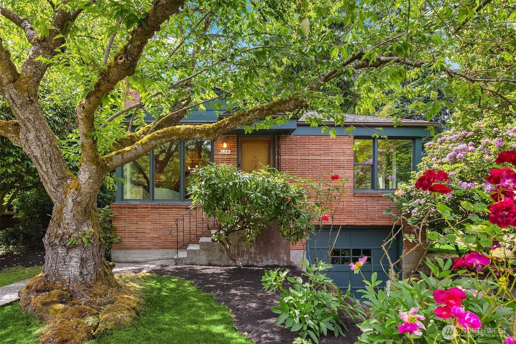 Seattle, WA 98115,6541 45th AVE NE