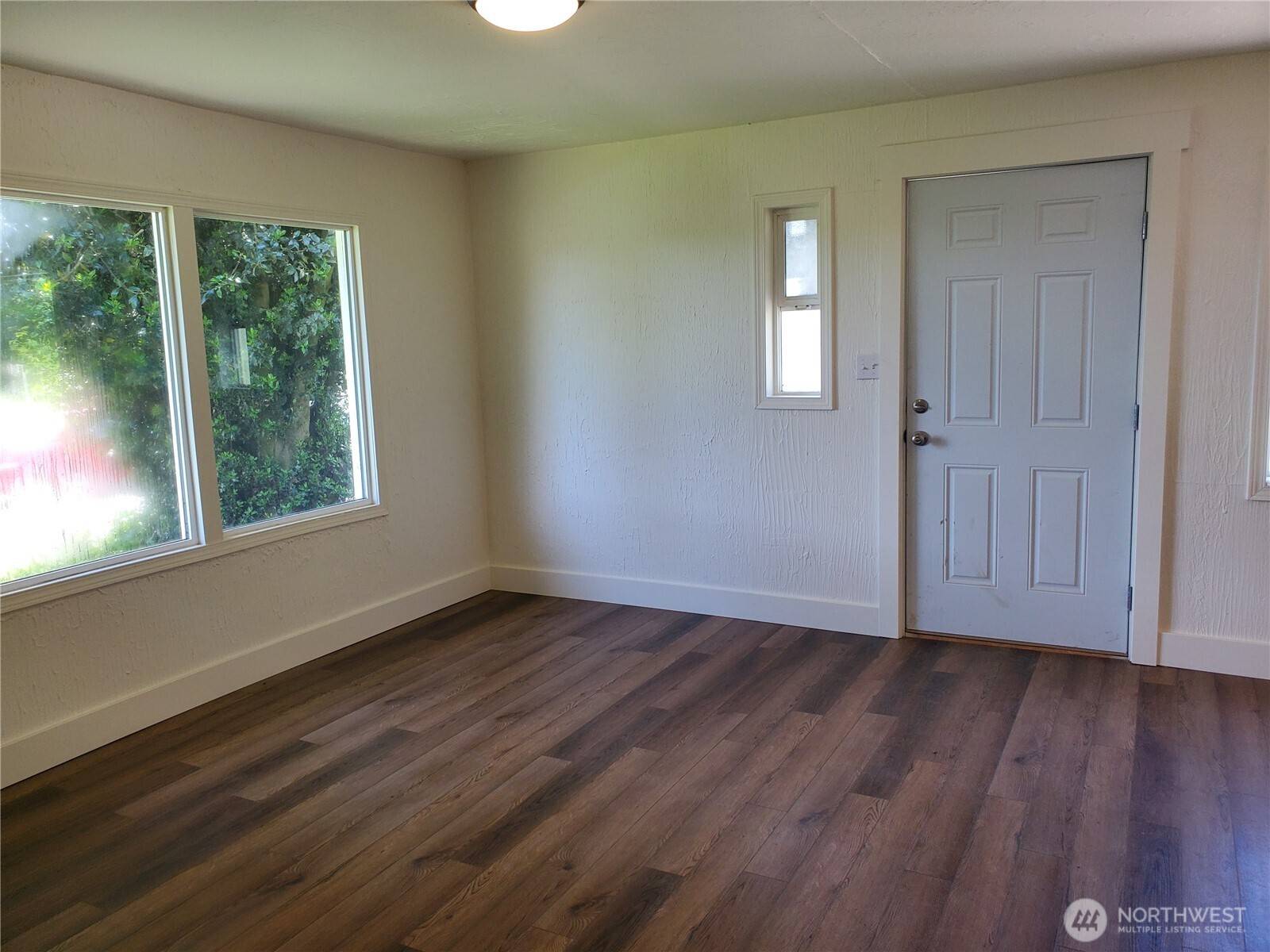 Bremerton, WA 98310,122 Acorn ST