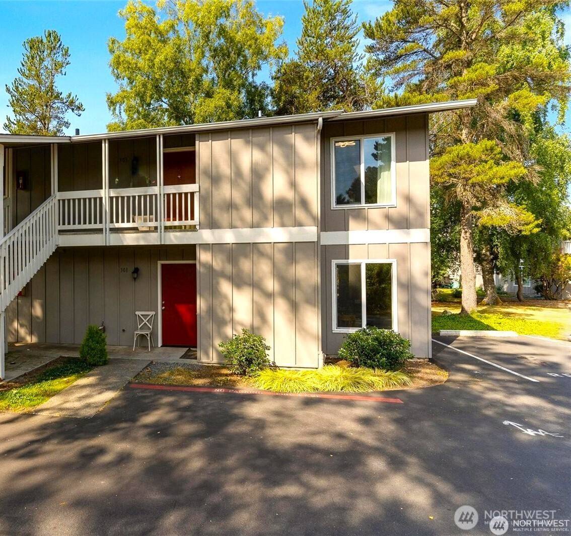 Mukilteo, WA 98275,5029 84th ST SW #301