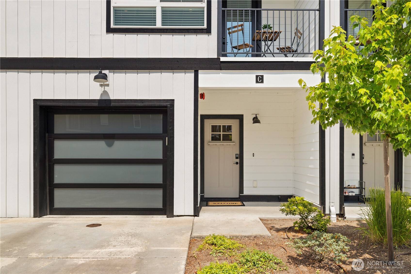Shoreline, WA 98155,18527 1st AVE NE #C