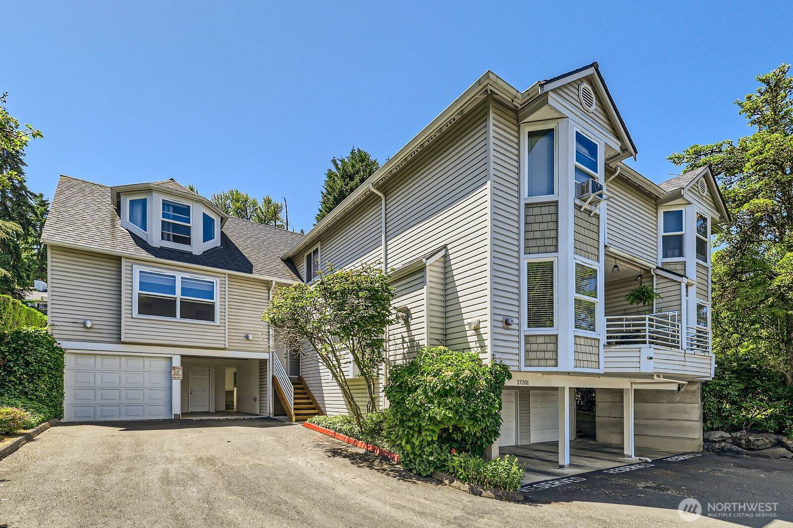 Woodinville, WA 98072,17201 127th PL NE #101