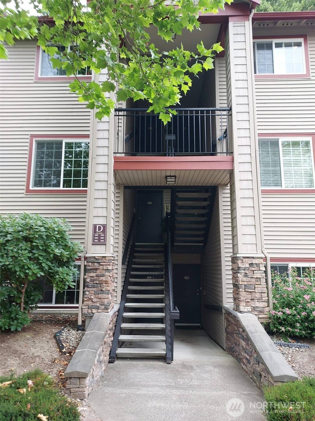 Sammamish, WA 98029,25025 SE Klahanie BLVD #D202