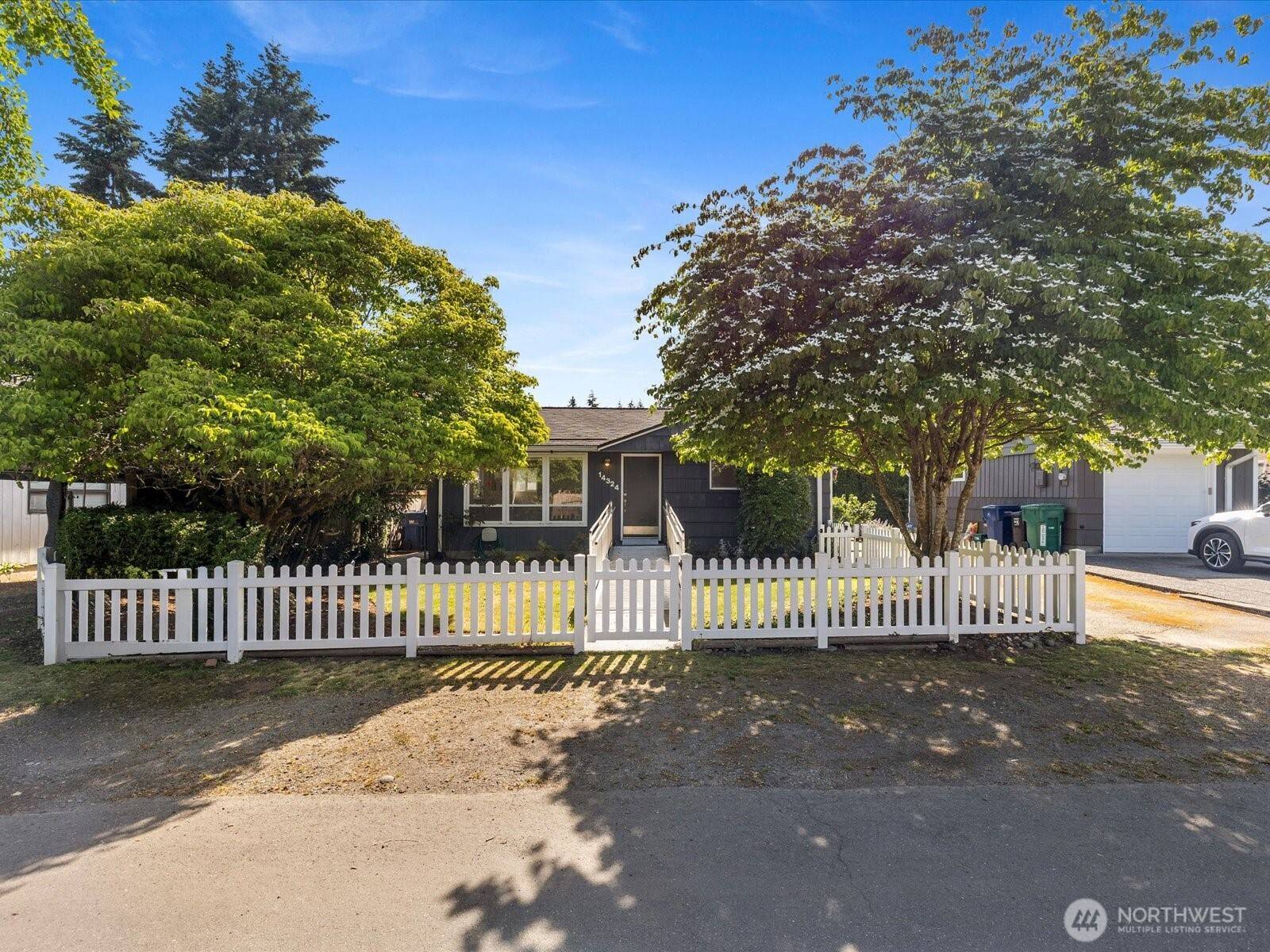 Seattle, WA 98133,14324 Wayne PL N