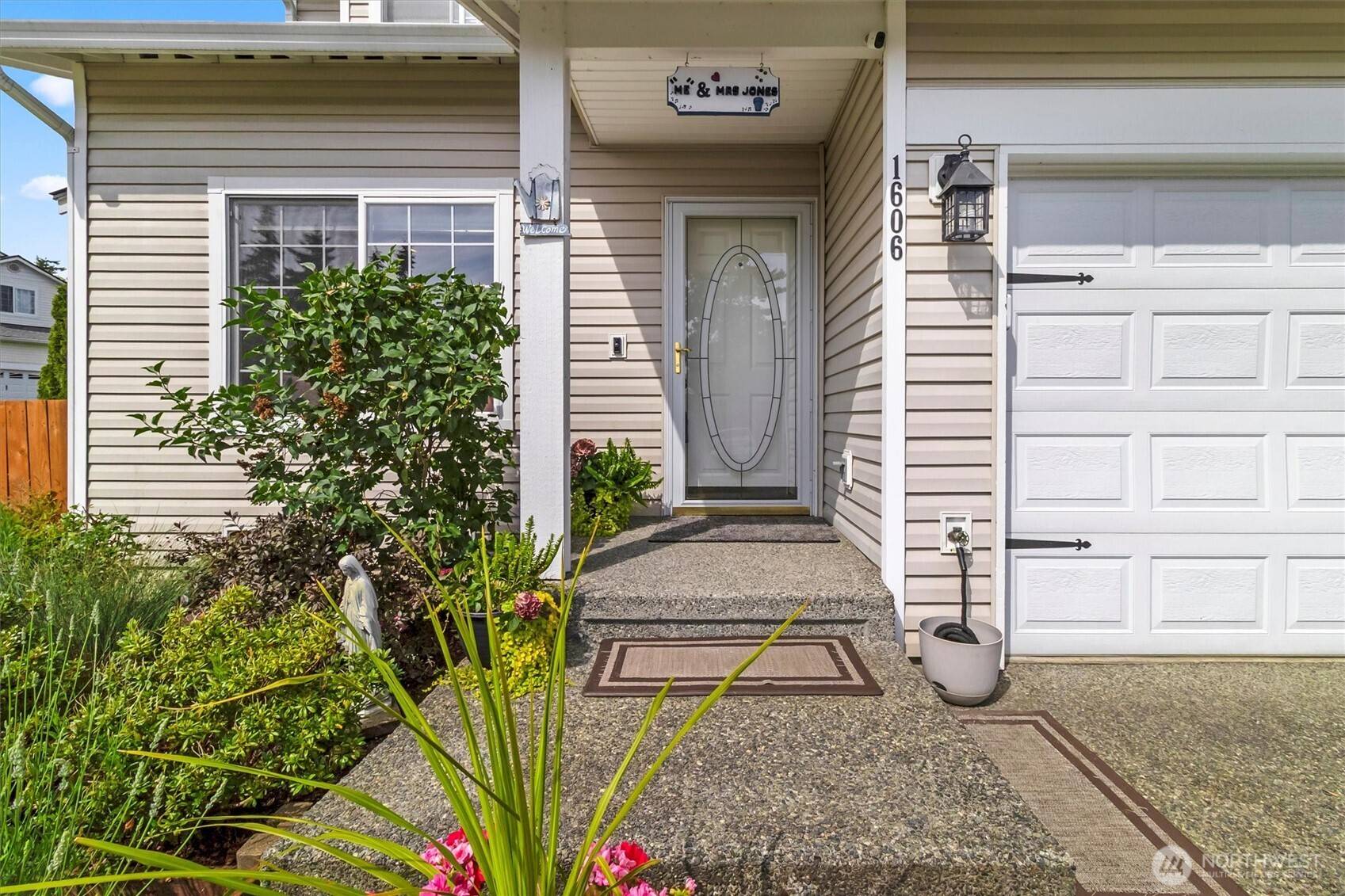 Lake Stevens, WA 98258,1606 94th AVE NE
