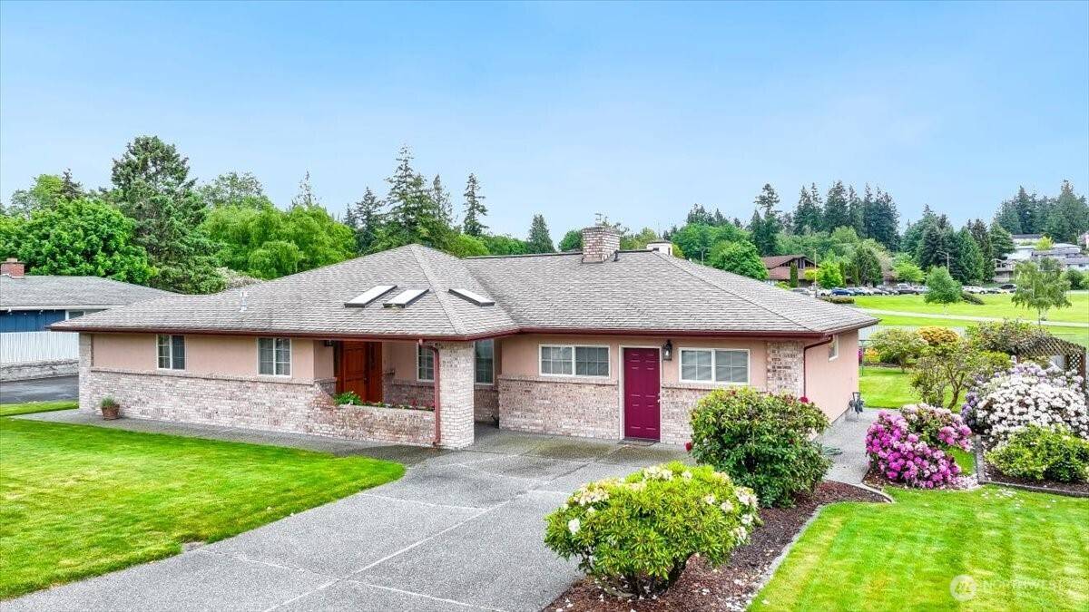 Anacortes, WA 98221,615 Hillcrest DR