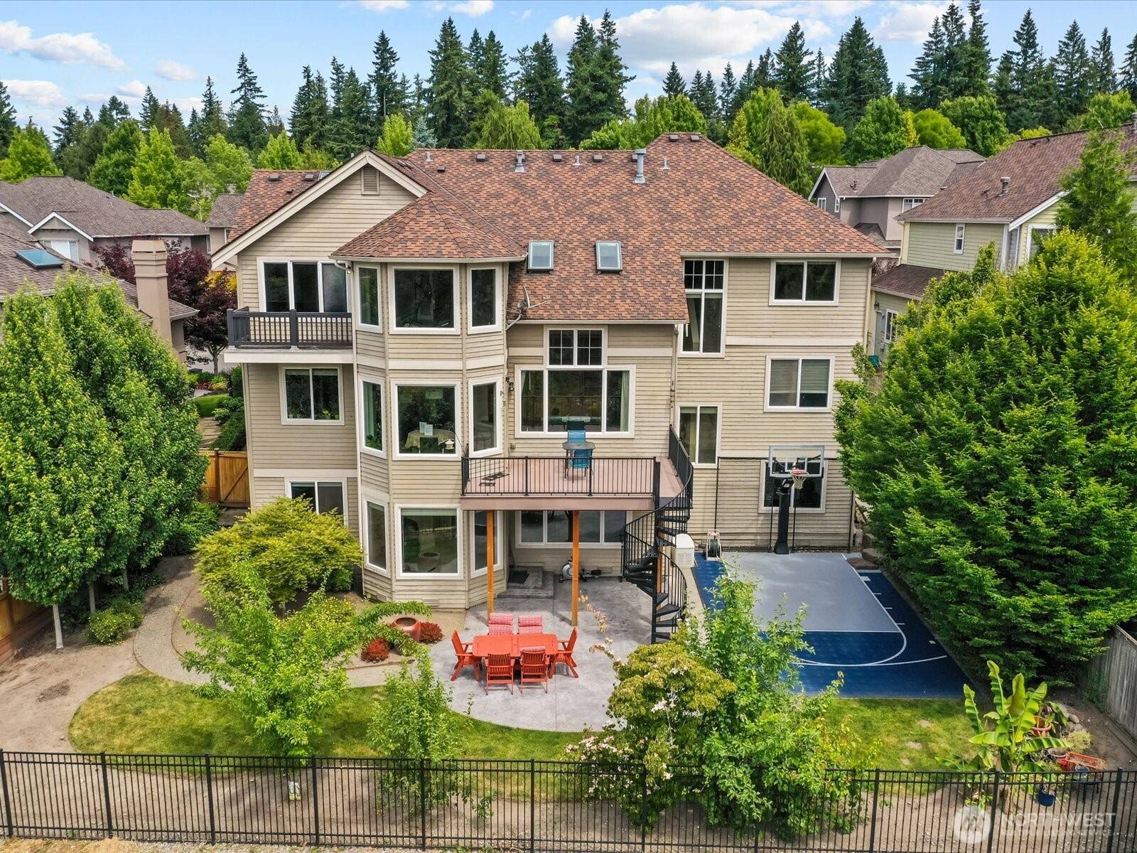 Sammamish, WA 98074,2135 204th PL NE