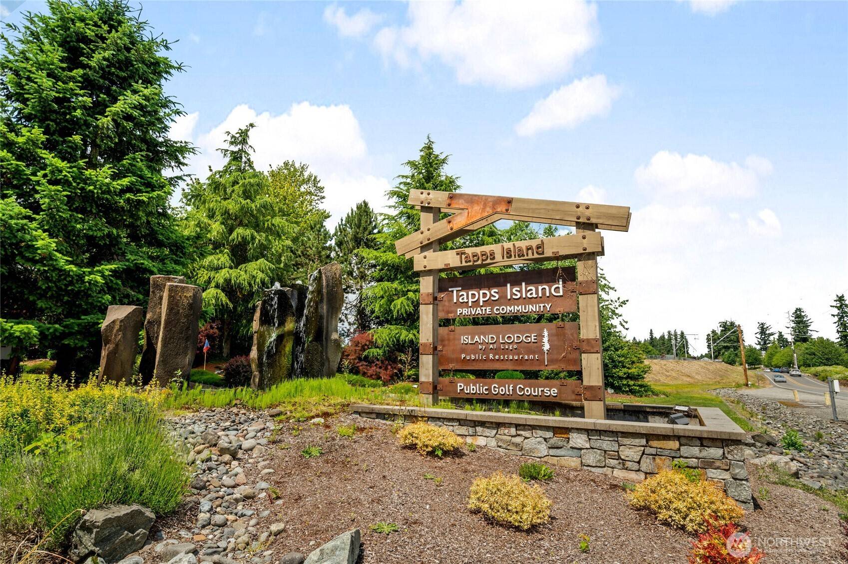 Lake Tapps, WA 98391,19724 Island Pkwy E