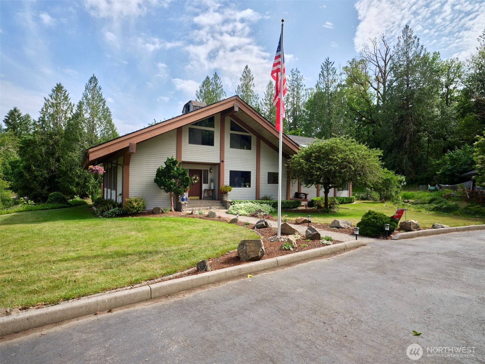Kelso, WA 98626,278 Clearwater RD