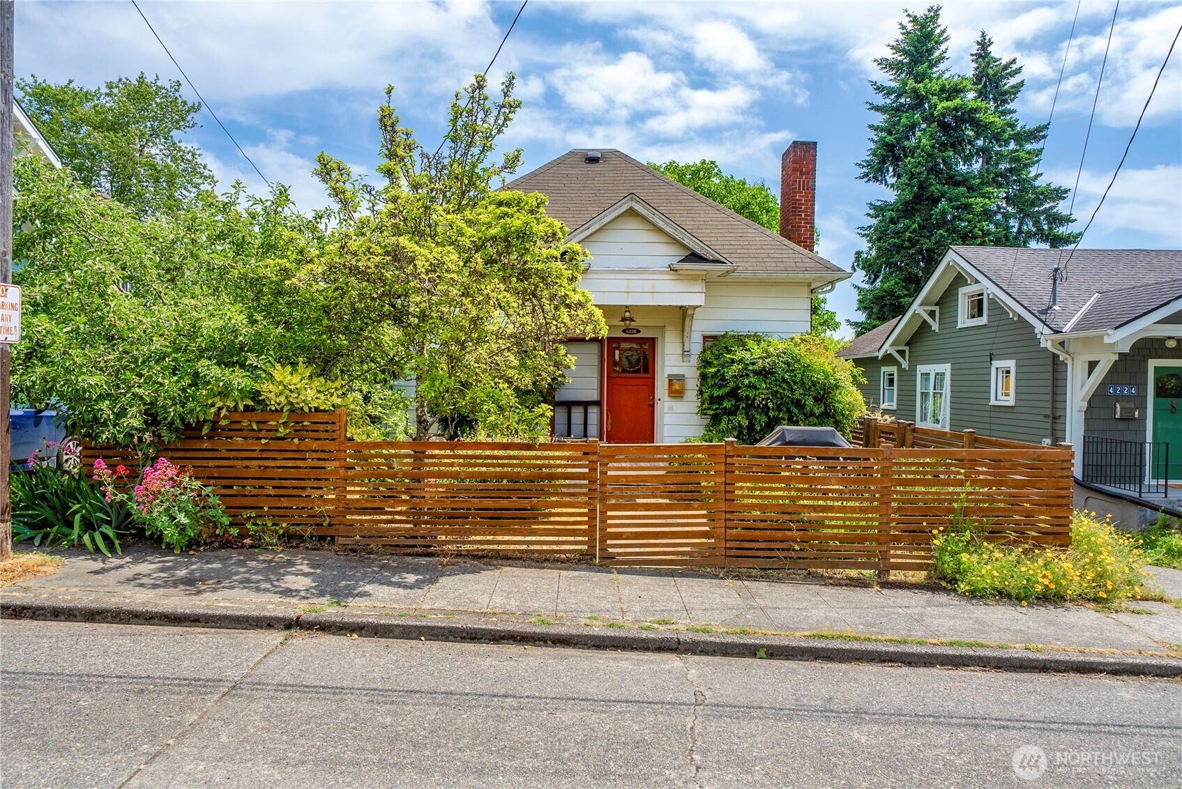 Seattle, WA 98105,4228 1st AVE NE